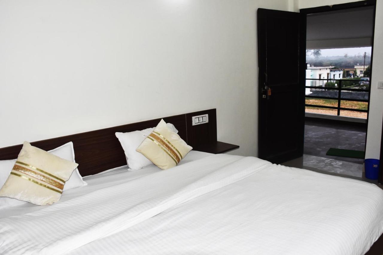 Corbett Bhavesh Home Stay Jhirna Экстерьер фото